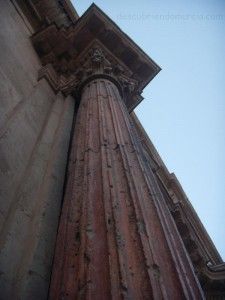 columna romana iglesia San Andres Murcia 225x300 Las columnas romanas de la iglesia de San Andrés