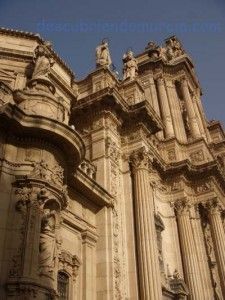 Catedral de Murcia 225x300 La paloma de Sto Tomás en la Catedral de Murcia