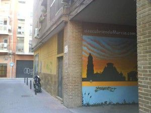 mural calle capuchinos Murcia 300x225 Mural en un garaje del Barrio del Carmen