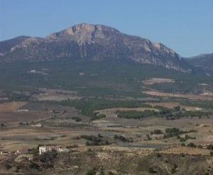 Sierra del Gigante Lorca 300x247 Un gigante en la sierra de Lorca