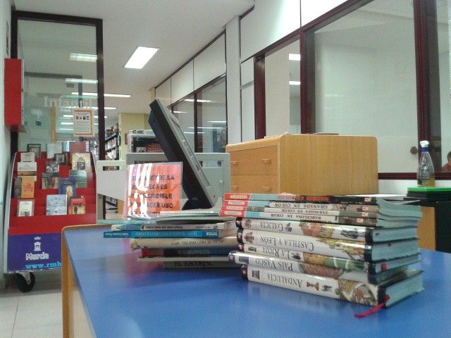 Biblioteca Murcia Biblioteca Murcia. Los libros no se tiran, se donan...