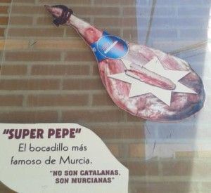 Pepe de los Jamones Murcia 300x275 No son catalanas, son murcianas... historia del famoso bocadillo